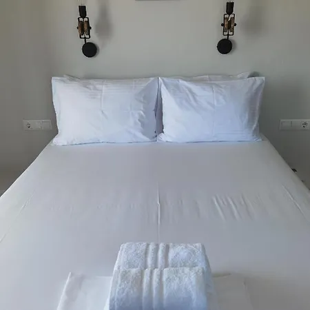 Panorama מלון דירות 4*